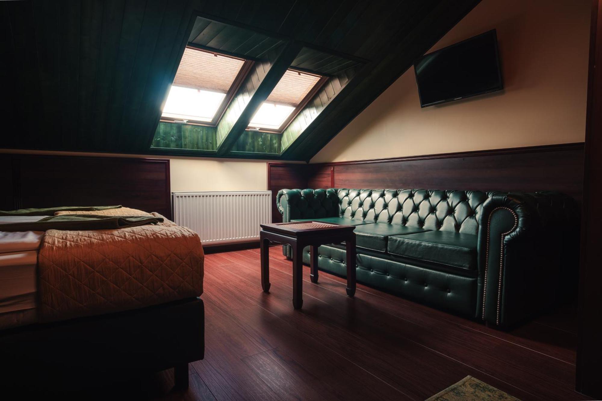 Shoemaker Irish Pub & Accommodation Kielce Exteriör bild