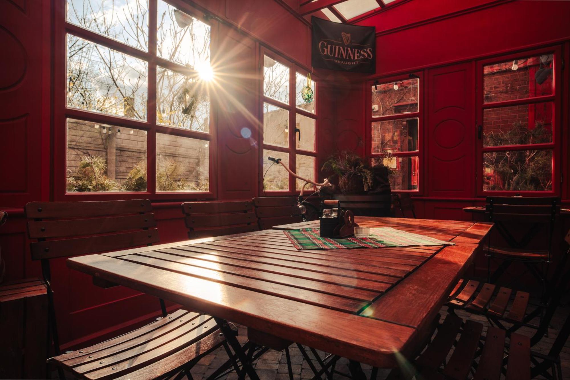 Shoemaker Irish Pub & Accommodation Kielce Exteriör bild