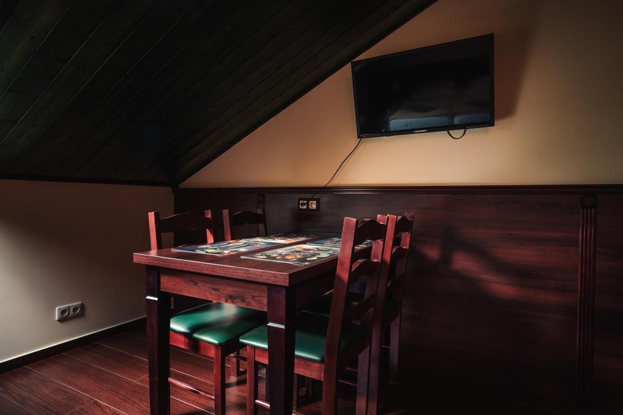 Shoemaker Irish Pub & Accommodation Kielce Exteriör bild