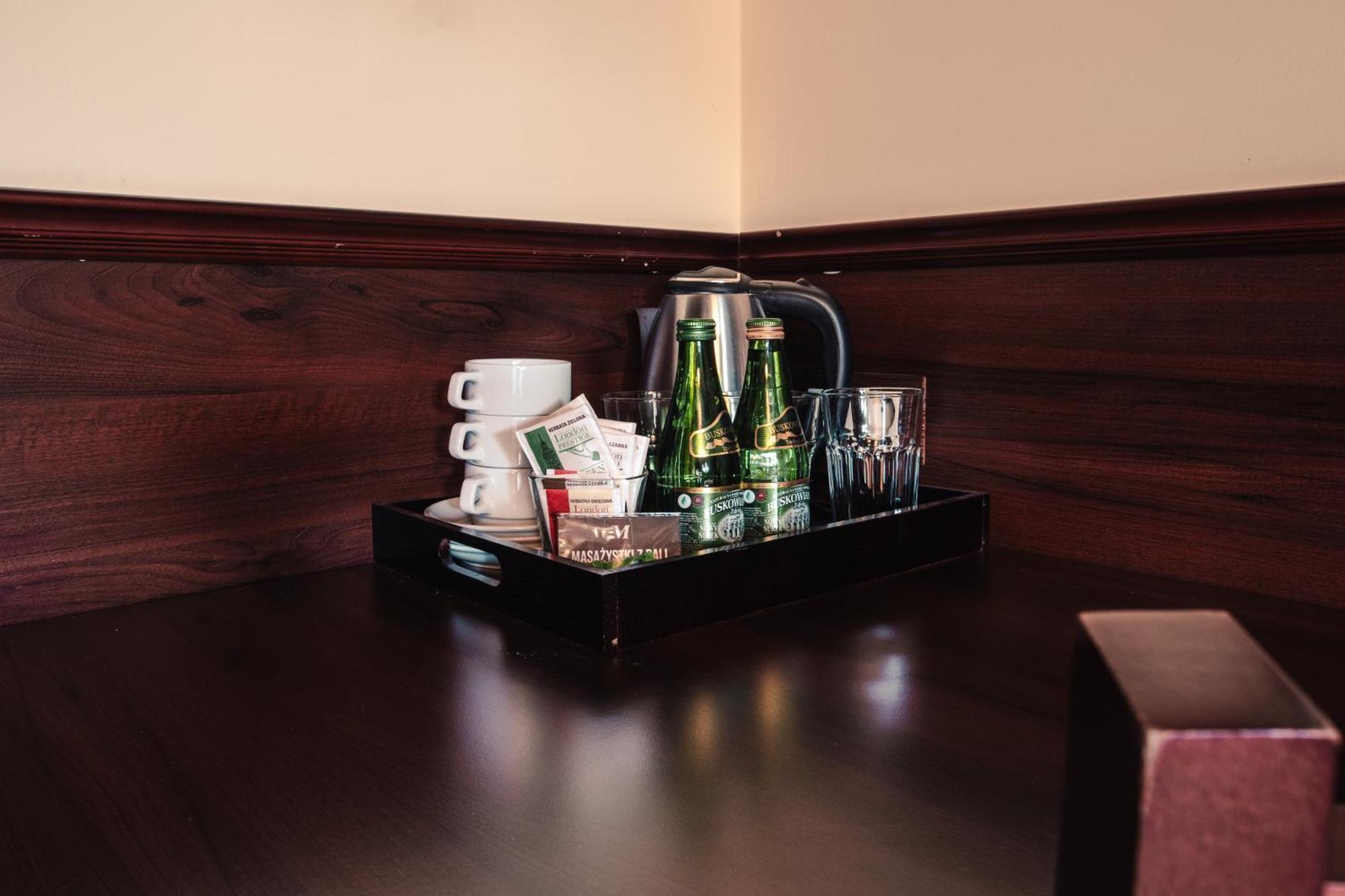 Shoemaker Irish Pub & Accommodation Kielce Exteriör bild