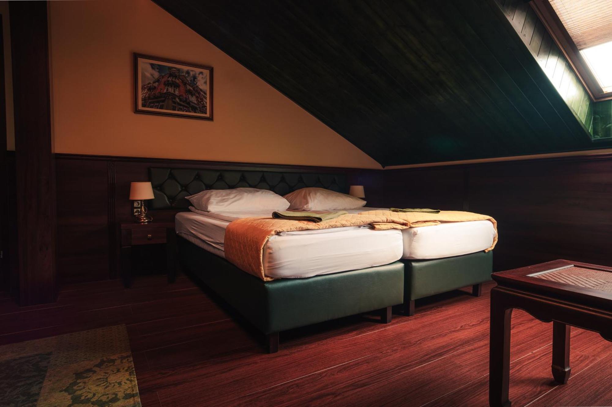 Shoemaker Irish Pub & Accommodation Kielce Exteriör bild